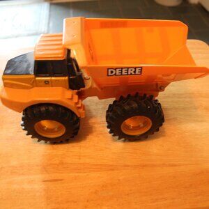 ERTL John Deere Yellow Dump Truck Toy